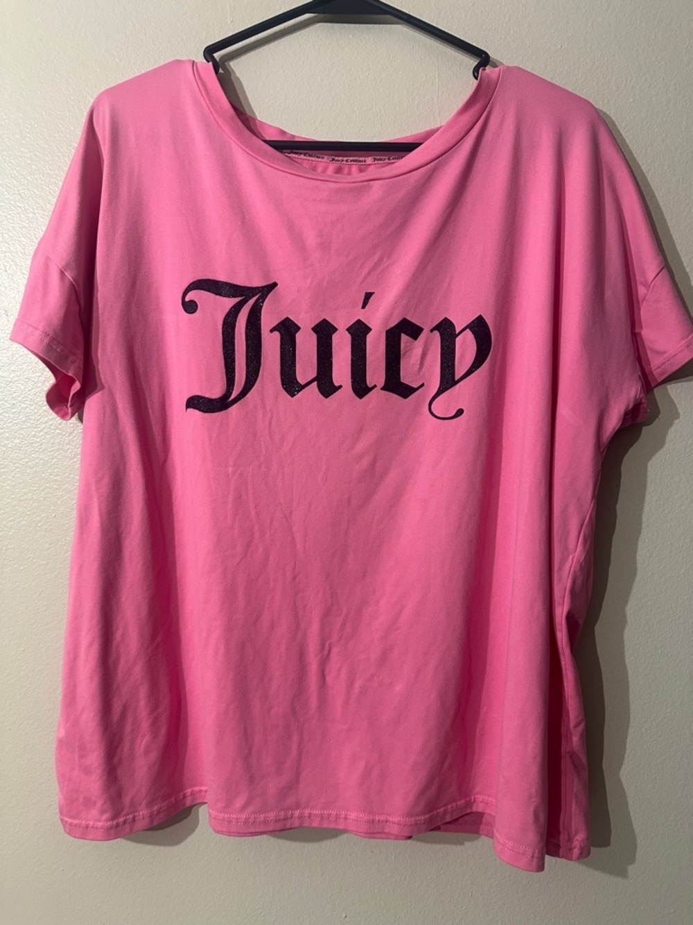 Hot pink Juicy Couture x Forever 21 Collab
Pink T-shirt Sz XL